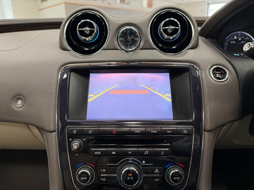 Jaguar XJ 3L Portfolio Black #2