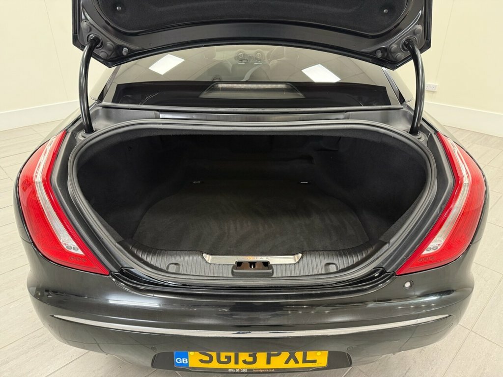 Jaguar XJ D V6 Portfolio Silver #44