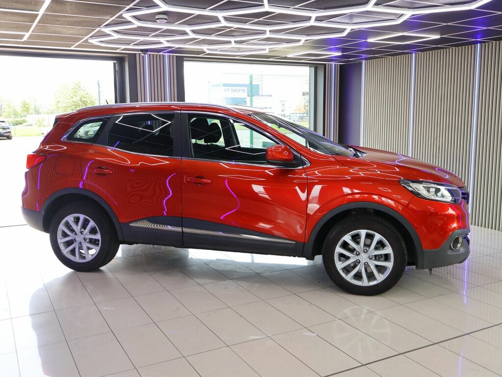 Renault Kadjar 2016 1.5 Dci Dynamique Nav Suv E AV66OAO Red #4