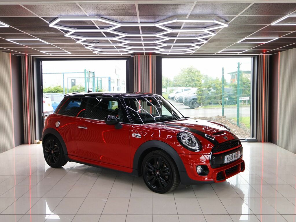 Mini Hatch 2019 2.0 Cooper S Sport Hatchback Manua Red