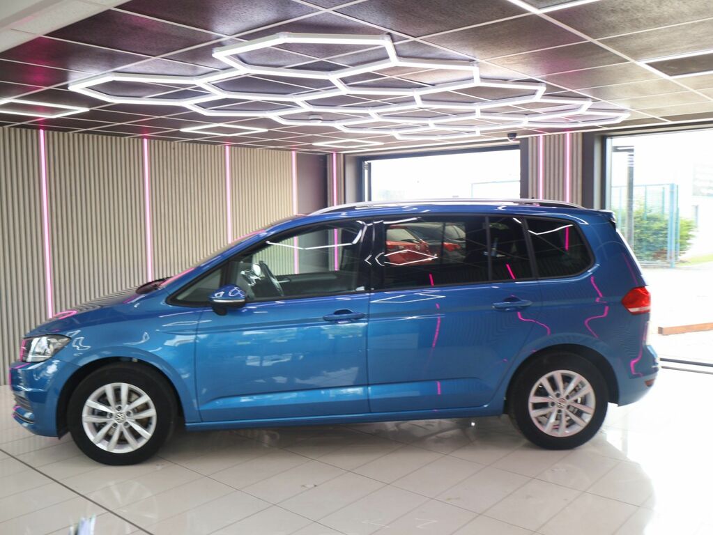 Volkswagen Touran 2019 1.0 Tsi Se Family Mpv Euro Blue #2