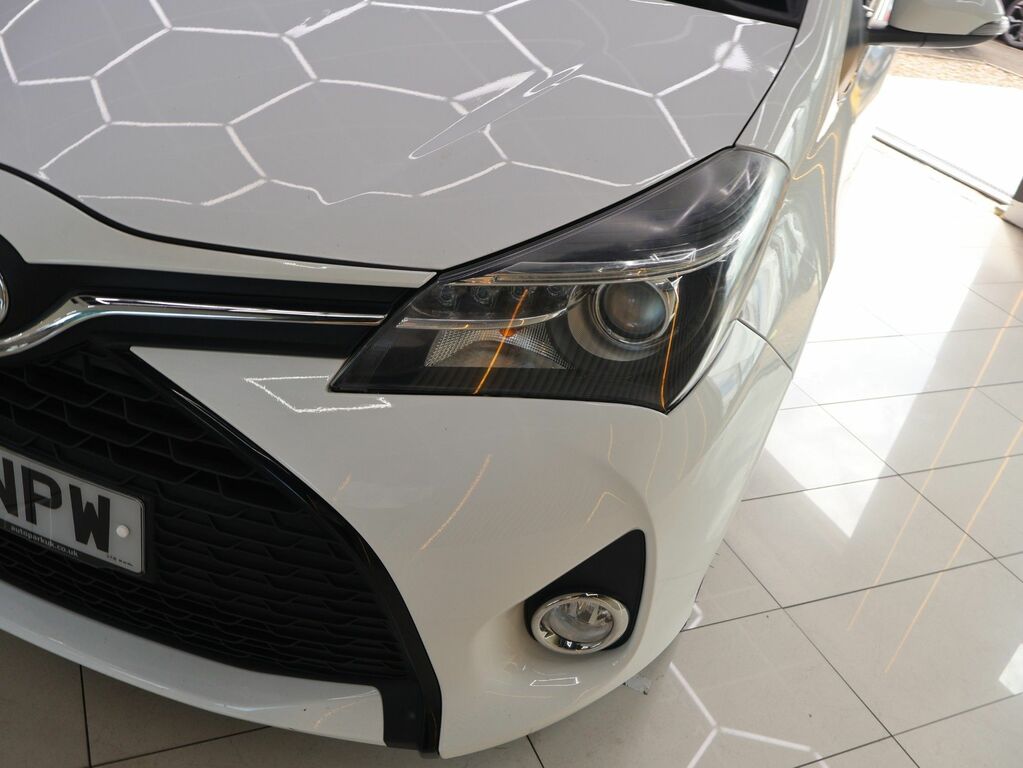 Toyota Yaris 2015 1.33 Dual Vvt-i Sport Hatchback Ma White #4