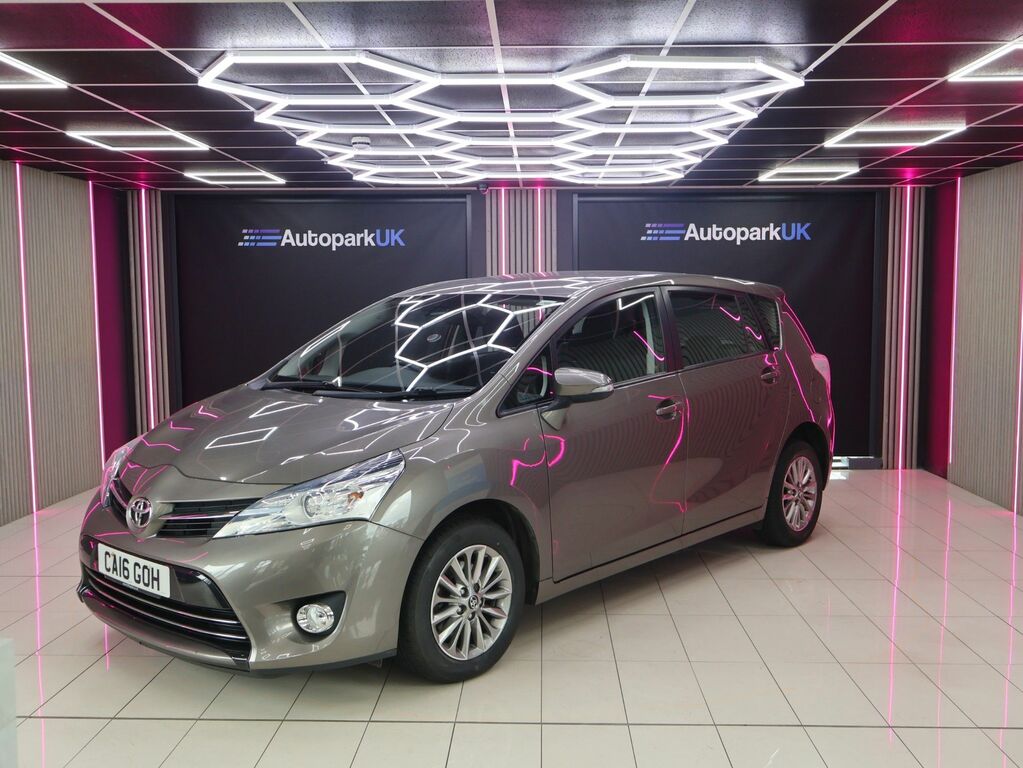 Toyota Verso 2016 1.8 V-matic Icon Mpv Multidrive S Brown #2