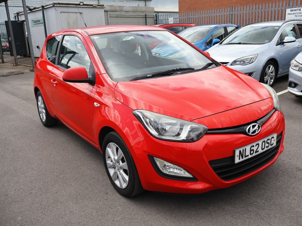 Hyundai I20 2013 1.2 Active Hatchback Euro 5 Red #3