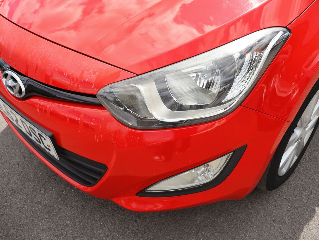 Hyundai I20 Active White #19