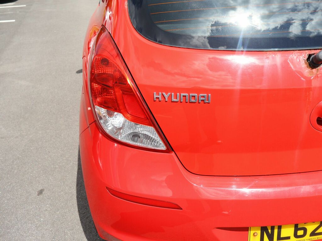 Hyundai I20 Active White #8