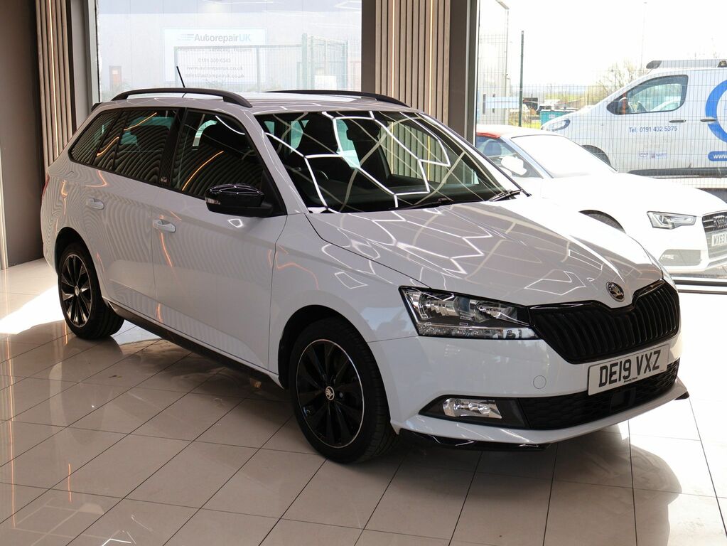 Skoda Fabia 2019 1.0 Tsi Monte Carlo Estate White