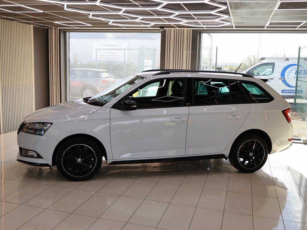 Skoda Fabia 2019 1.0 Tsi Monte Carlo Estate White #4