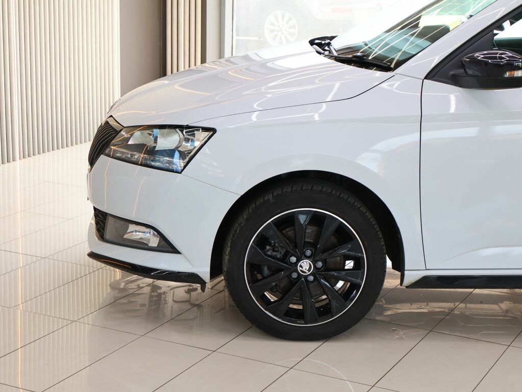 Skoda Fabia 2019 1.0 Tsi Monte Carlo Estate White #5