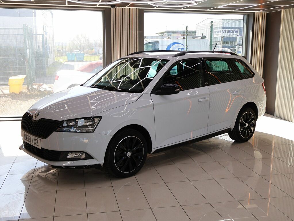 Skoda Fabia 2019 1.0 Tsi Monte Carlo Estate White #3