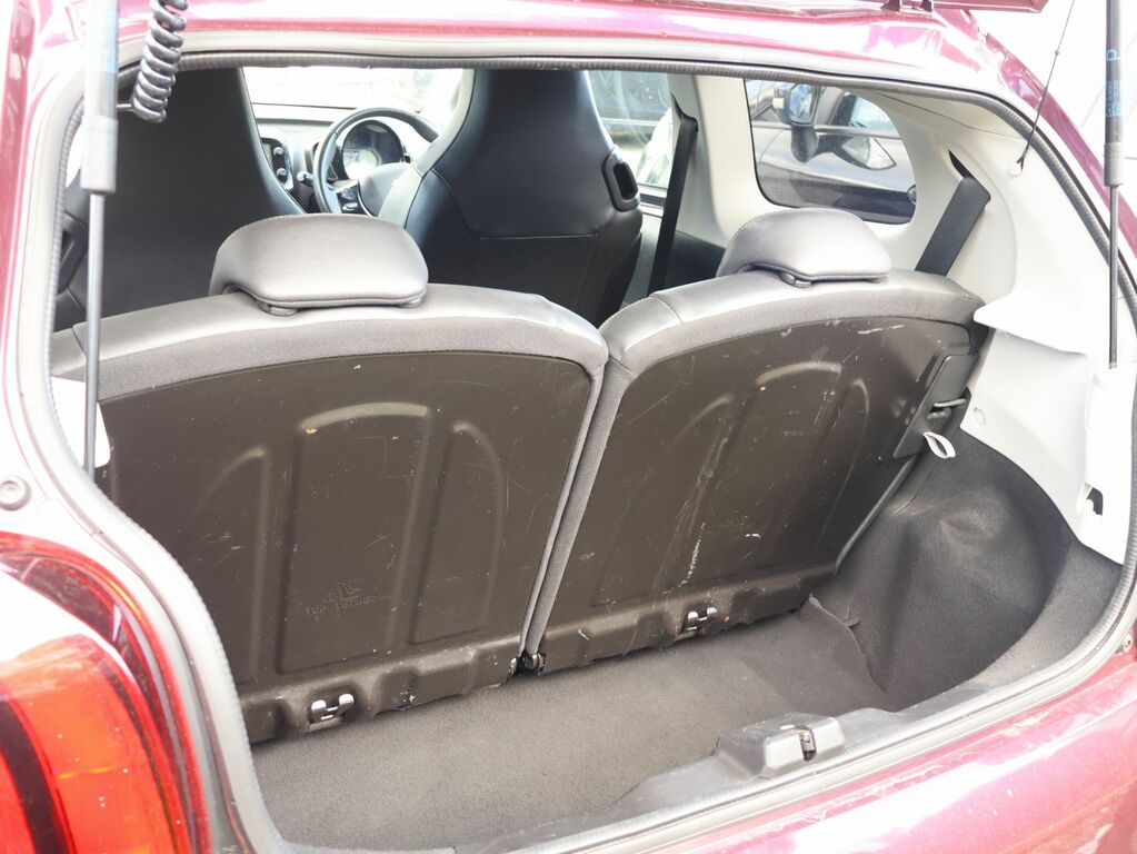 Peugeot 108 Active Red #9