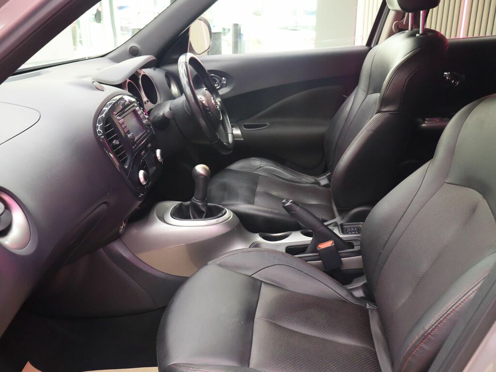 Nissan Juke Juke Visia Red #18