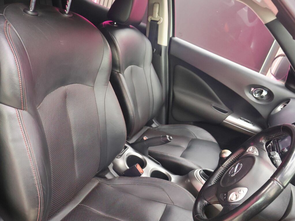 Nissan Juke Juke Visia Red #11