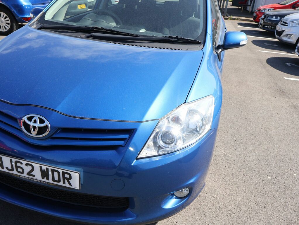 Toyota Auris 2012 1.6 V-matic Colour Collection Hatchback P Blue #4