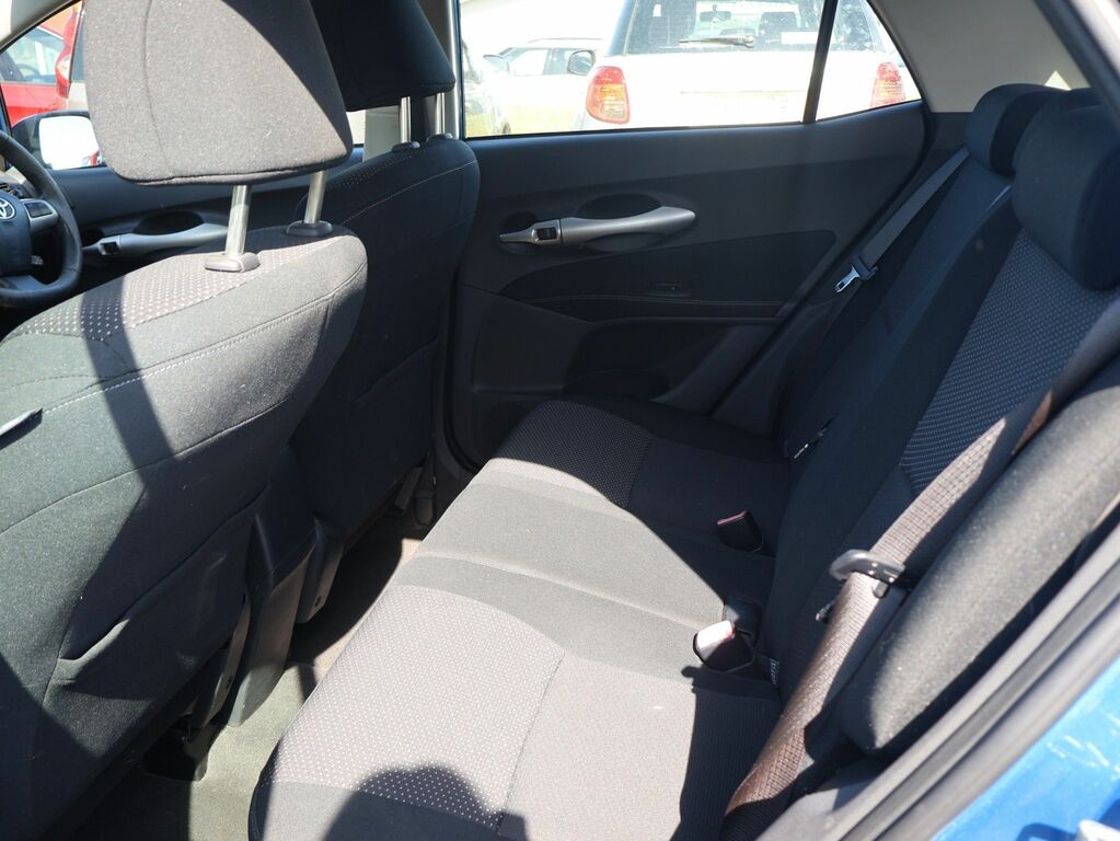 Toyota Auris Valvematic Excel White #16