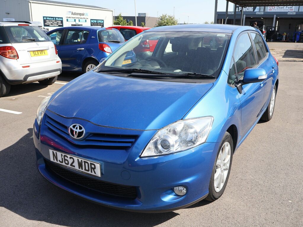 Toyota Auris 2012 1.6 V-matic Colour Collection Hatchback P Blue #3