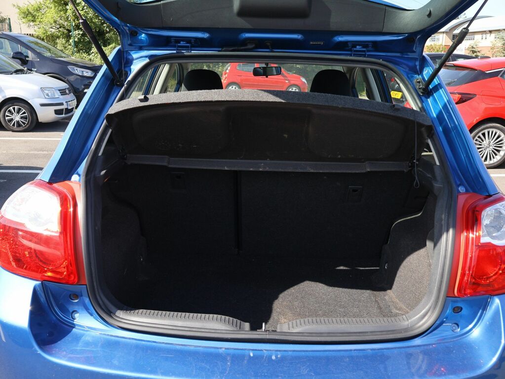 Toyota Auris Valvematic Excel White #15