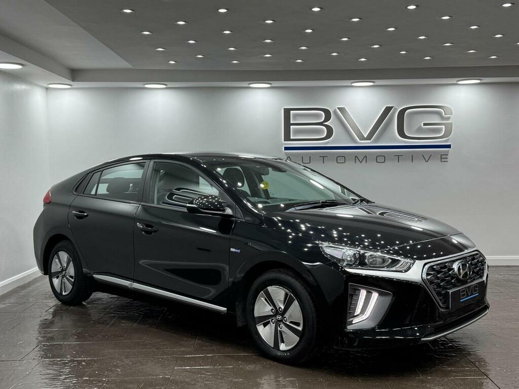 Hyundai Ioniq Hatchback 1.6 H-gdi Se Connect Dct Euro 6 Ss Black
