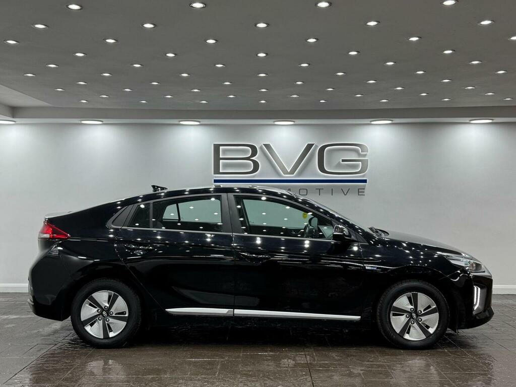 Hyundai Ioniq Hatchback 1.6 H-gdi Se Connect Dct Euro 6 Ss EX70TFU Black #4