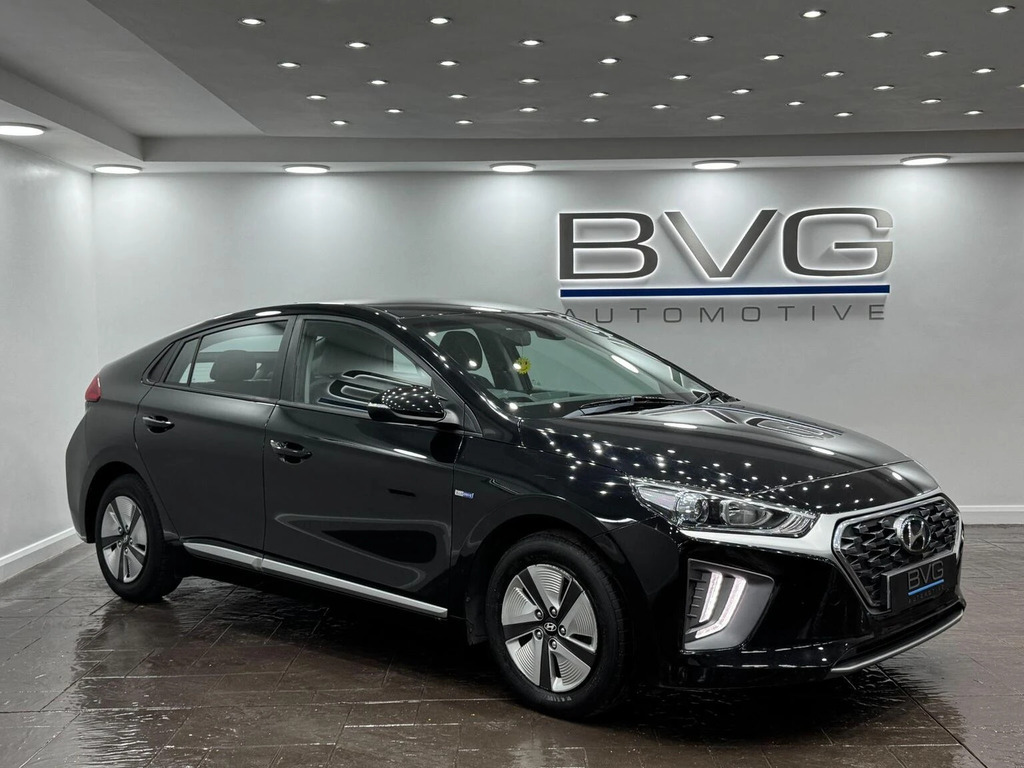 Hyundai Ioniq Hatchback 1.6 H-gdi Se Connect Dct Euro 6 Ss Black