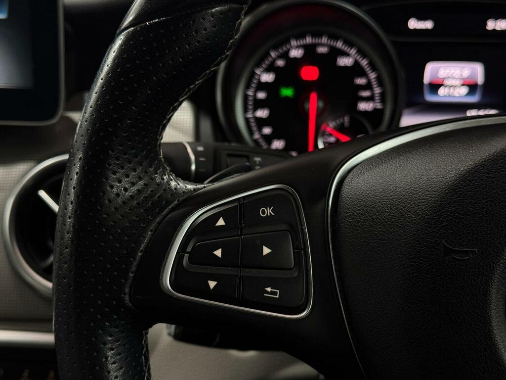 Mercedes-Benz GLA Class Gla200d Se Suv Black #35