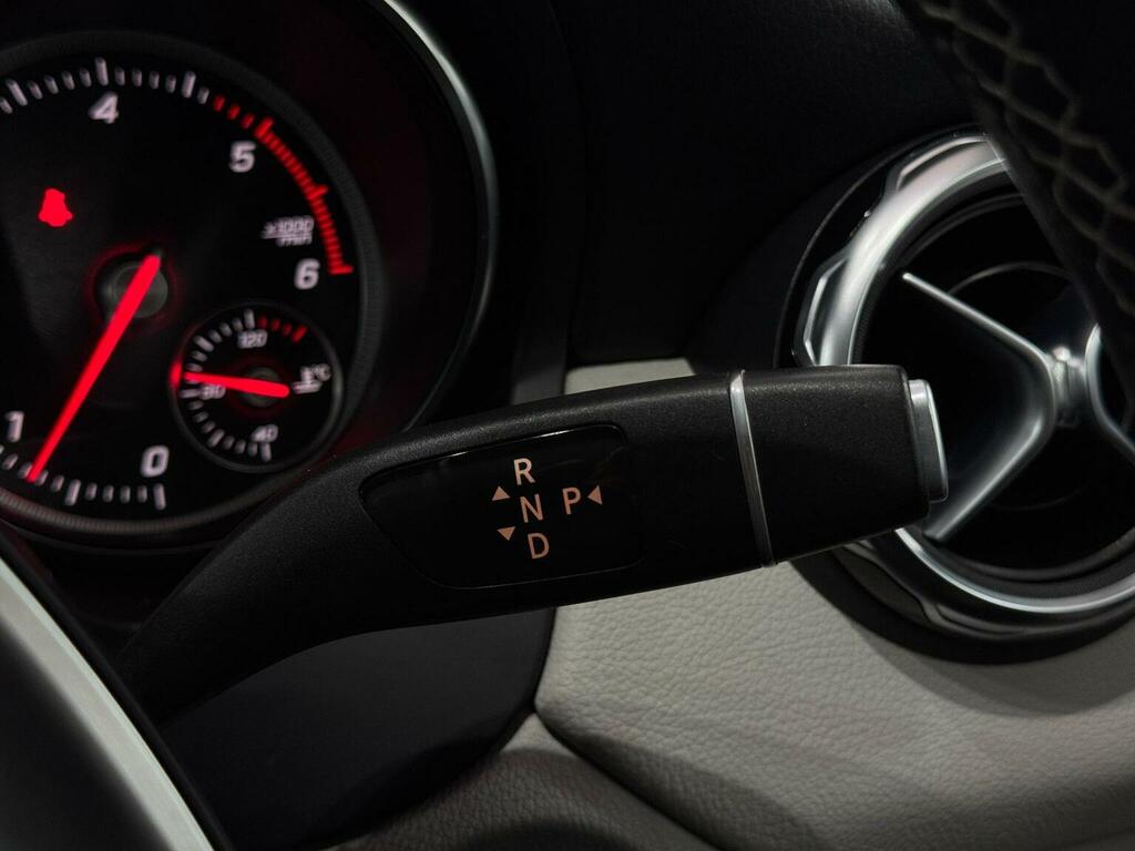 Mercedes-Benz GLA Class Gla200d Se Suv Black #38