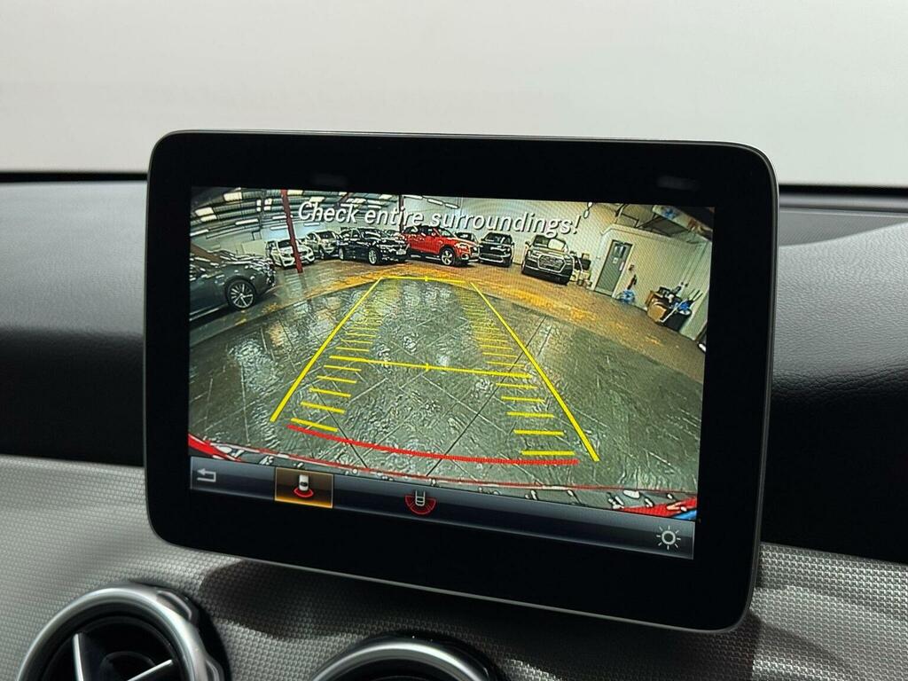 Mercedes-Benz GLA Class Gla200d Se Suv Black #27