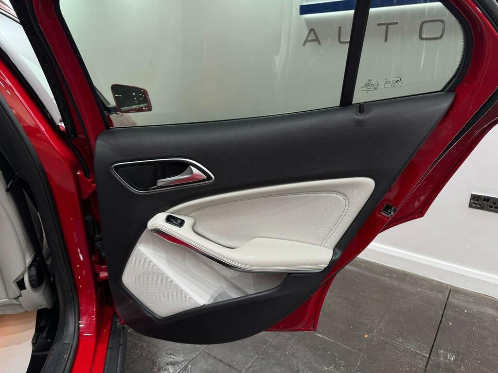 Mercedes-Benz GLA Class Gla200d Se Suv Black #93