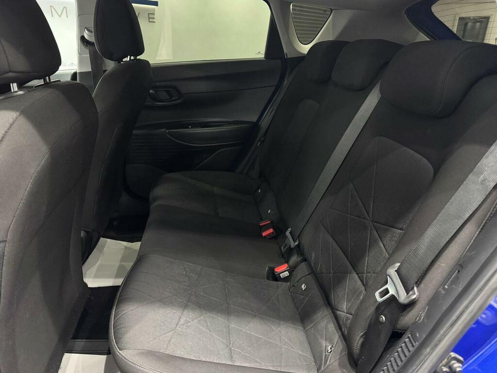 Hyundai Bayon Hatchback Red #40