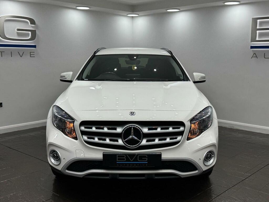 Mercedes-Benz GLA Class Suv 2.1 Gla200d Se Executive 7G-dct Euro 6 Ss WV68GVJ White #2