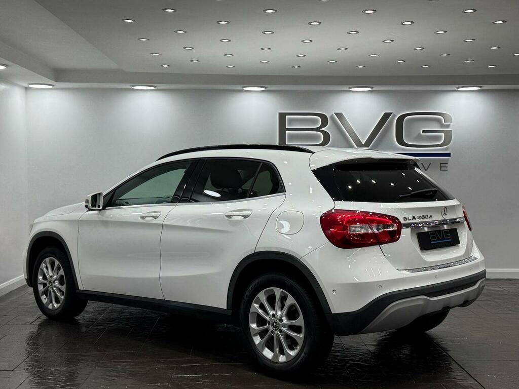 Mercedes-Benz GLA Class Suv 2.1 Gla200d Se Executive 7G-dct Euro 6 Ss WV68GVJ White #6