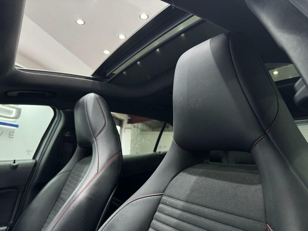 Mercedes-Benz GLA Class Gla220 Amg Line Cdi 4Matic Black #36