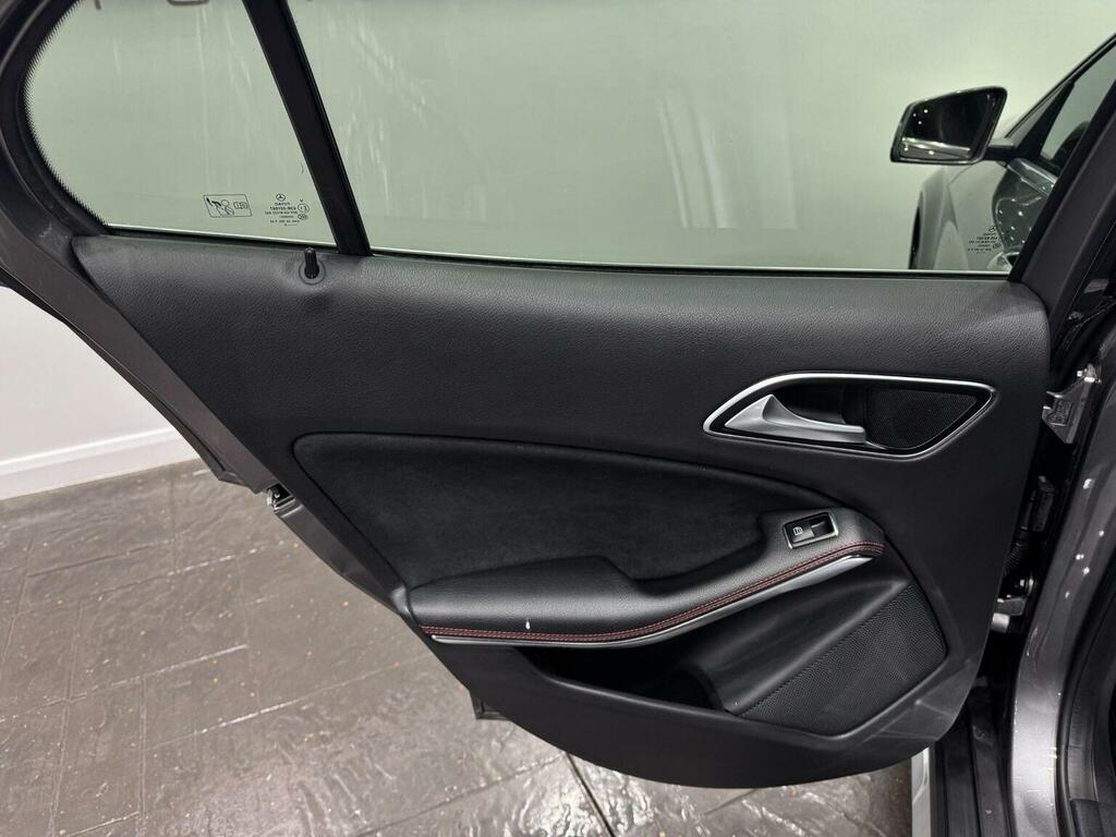 Mercedes-Benz GLA Class Gla220 Amg Line Cdi 4Matic Black #79