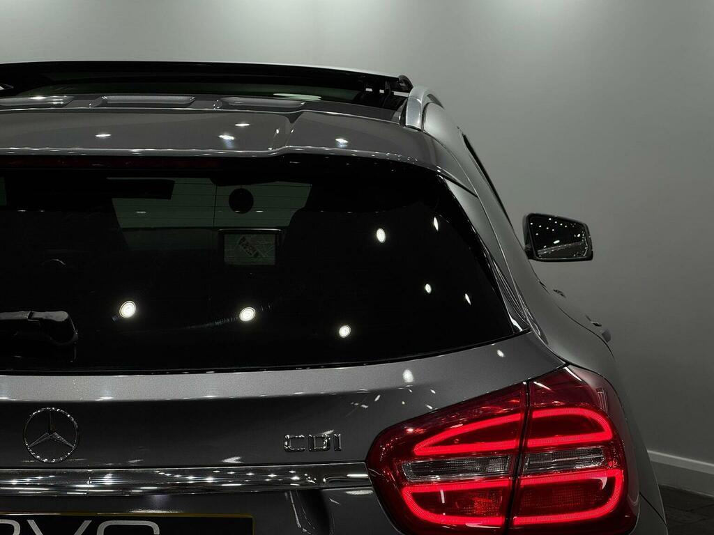 Mercedes-Benz GLA Class Gla220 Amg Line Cdi 4Matic Black #16