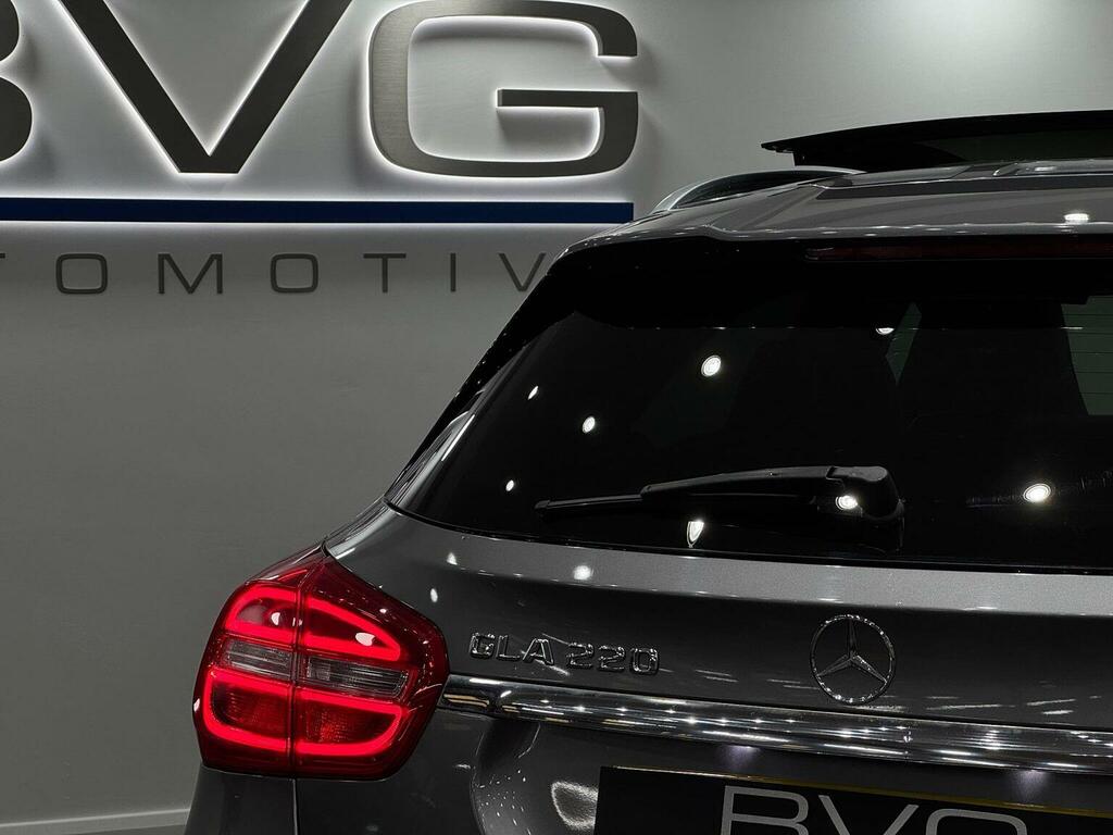Mercedes-Benz GLA Class Gla220 Amg Line Cdi 4Matic Black #15