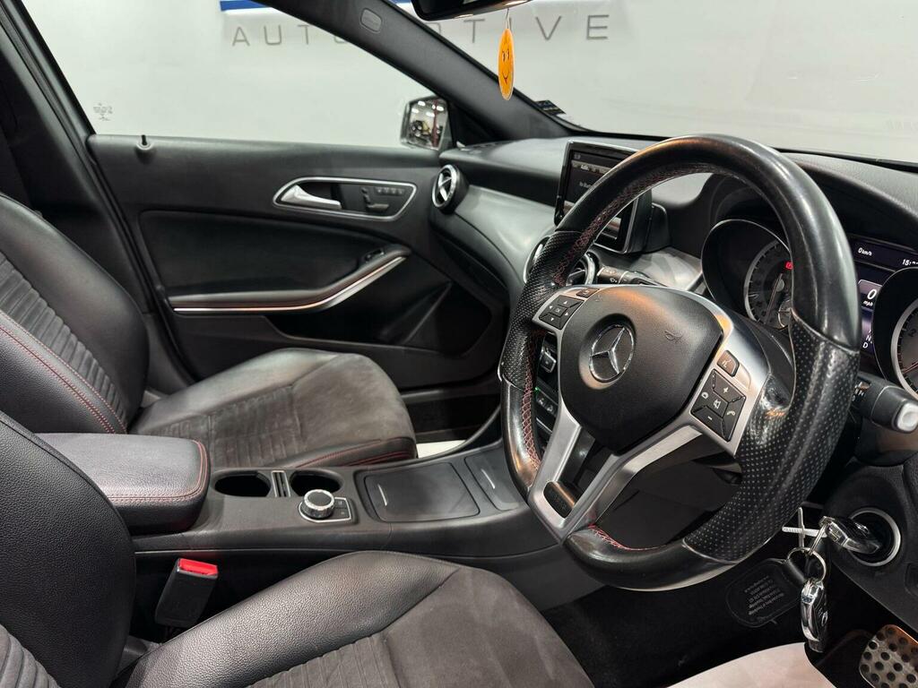 Mercedes-Benz GLA Class Gla220 Amg Line Cdi 4Matic Black #21