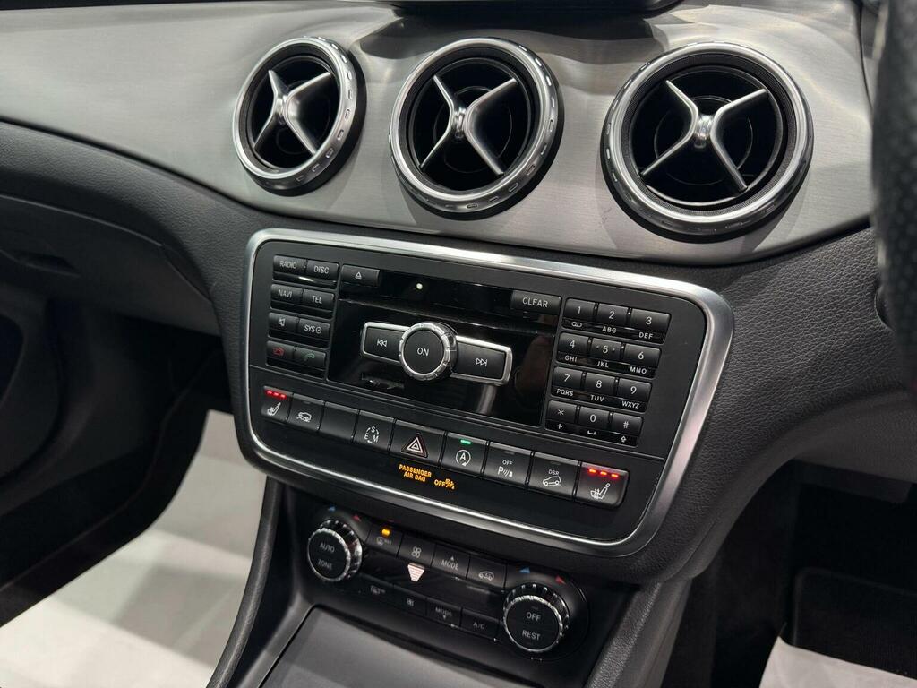 Mercedes-Benz GLA Class Gla220 Amg Line Cdi 4Matic Black #28