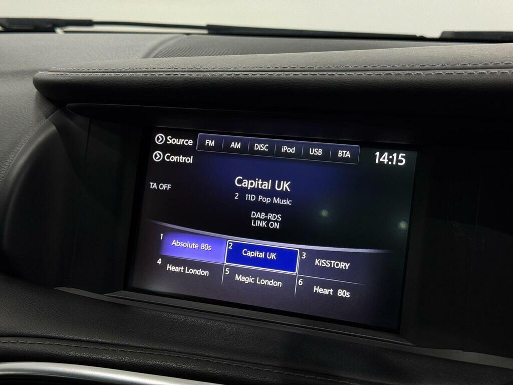 Infiniti Q30 Hatchback White #24