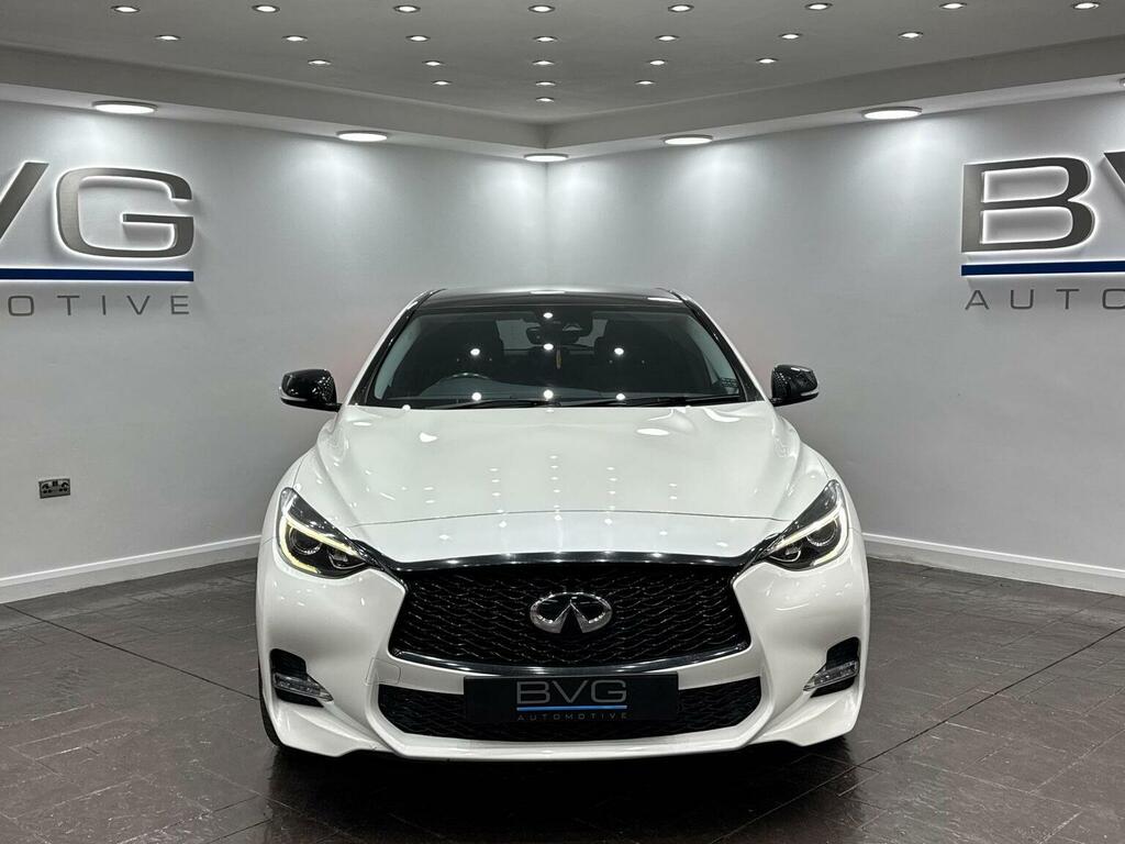 Infiniti Q30 Hatchback White #47