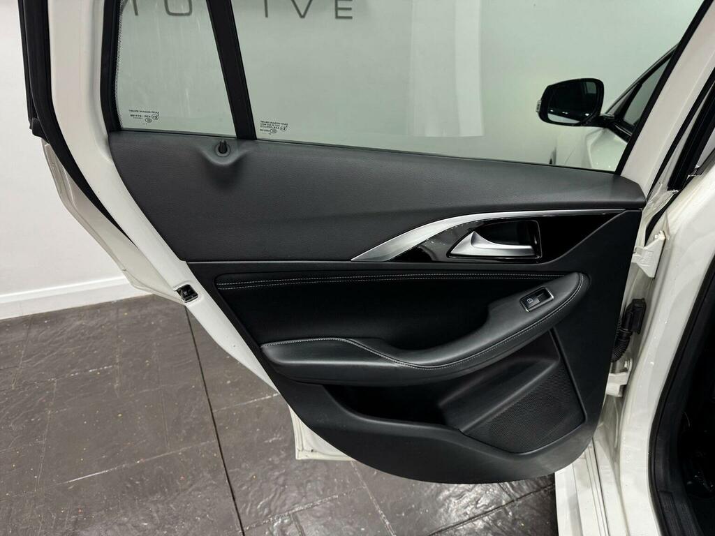 Infiniti Q30 Hatchback White #84