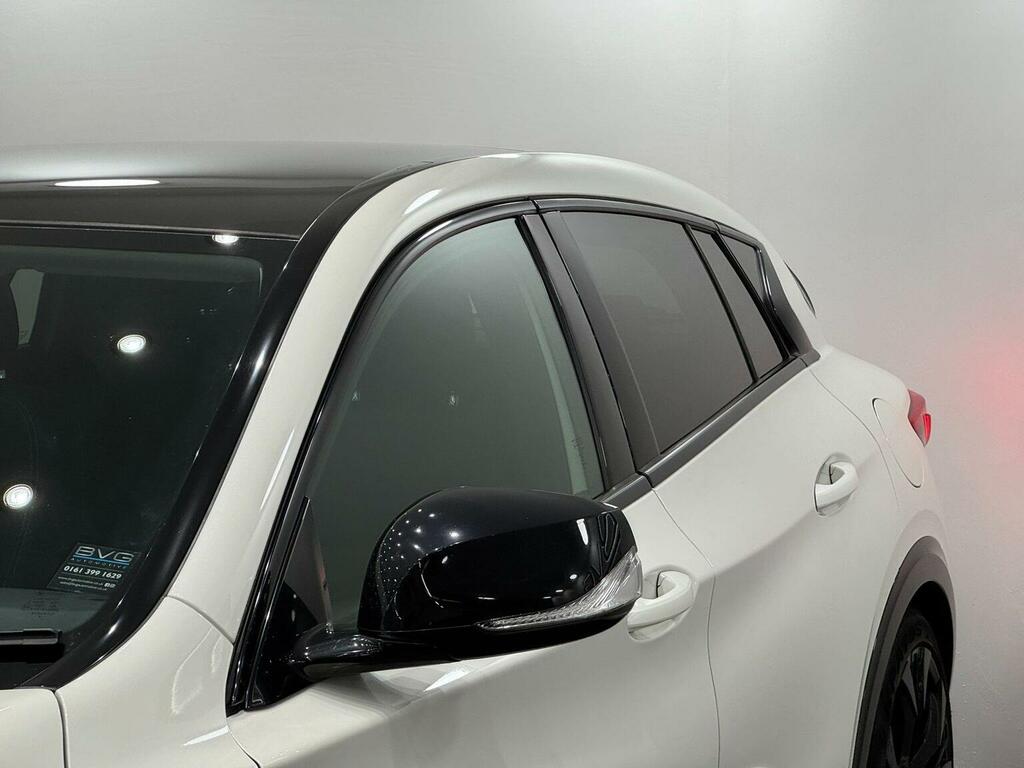Infiniti Q30 Hatchback White #9