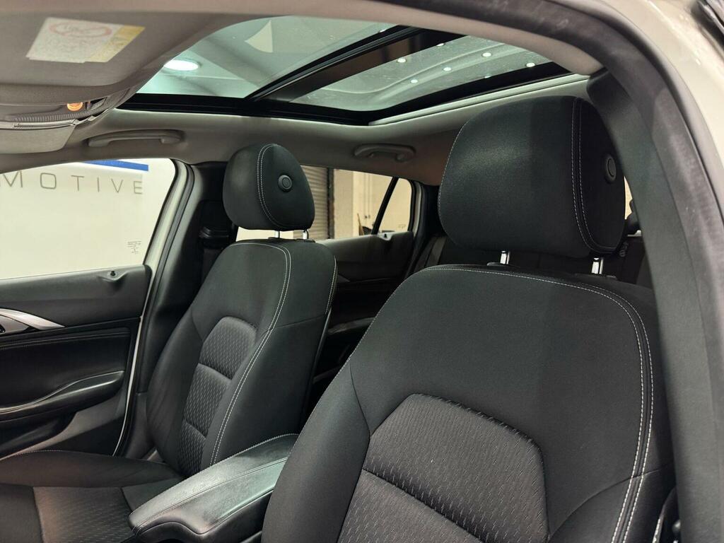 Infiniti Q30 Hatchback White #38