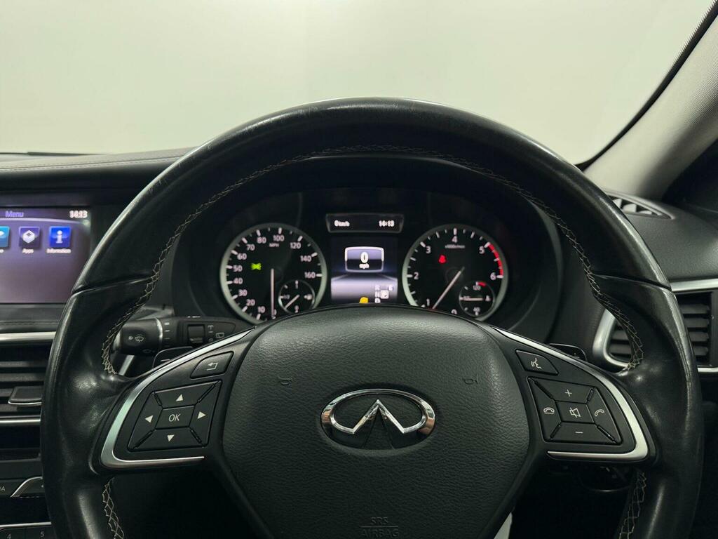 Infiniti Q30 Hatchback White #79
