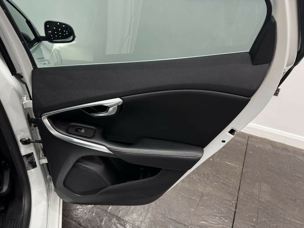 Volvo V40 2.0 T2 R-design Nav Plus Euro 6 Ss  #78