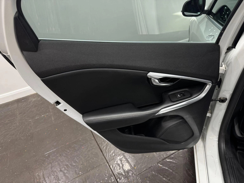 Volvo V40 2.0 T2 R-design Nav Plus Euro 6 Ss  #36