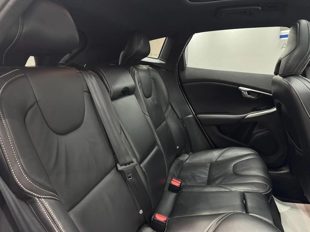 Volvo V40 2.0 T2 R-design Nav Plus Euro 6 Ss  #40