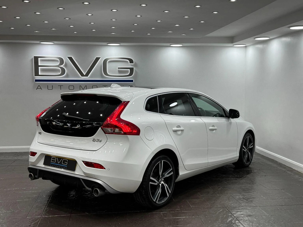 Volvo V40 2.0 D3 R-design Pro Euro 6 Ss White #5