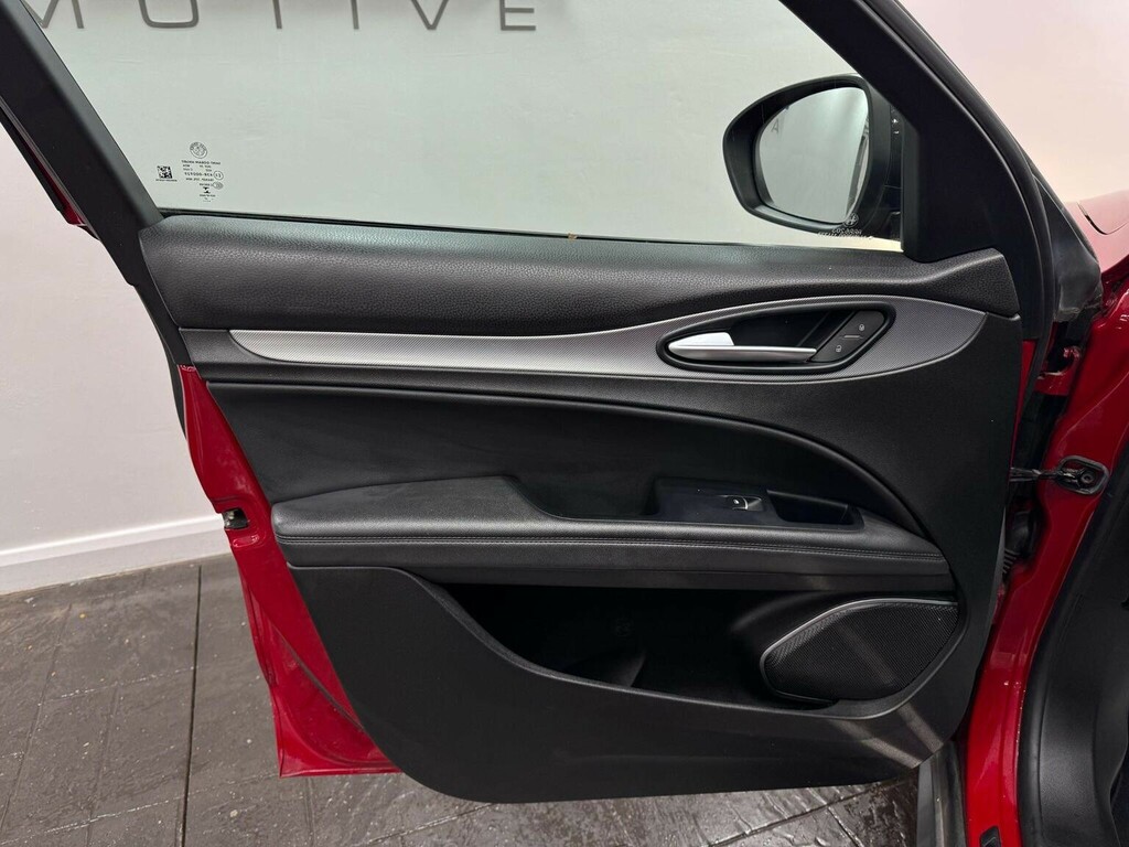 Alfa Romeo Stelvio Estate Red #39