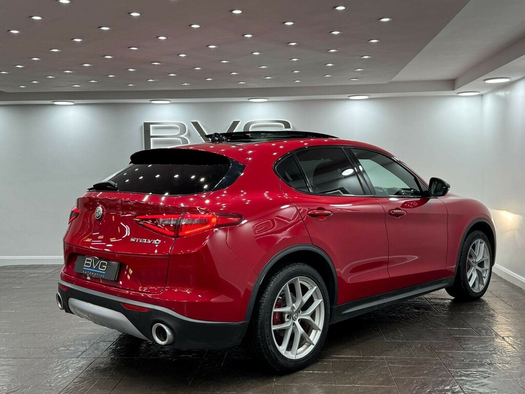 Alfa Romeo Stelvio Estate Red #8
