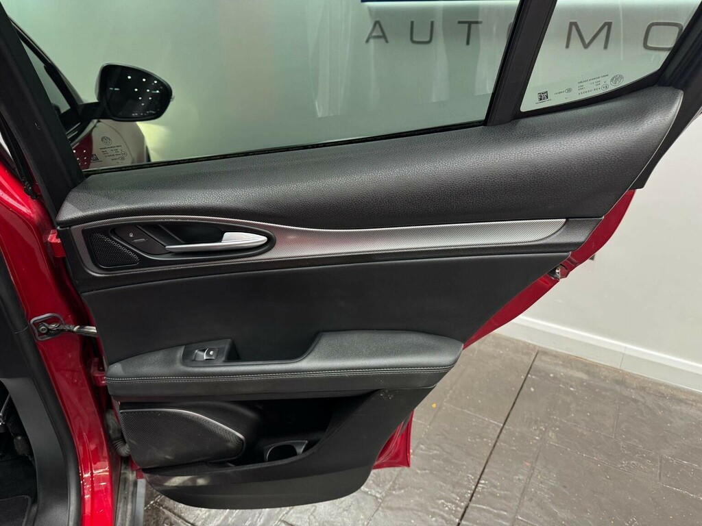 Alfa Romeo Stelvio Estate Red #46